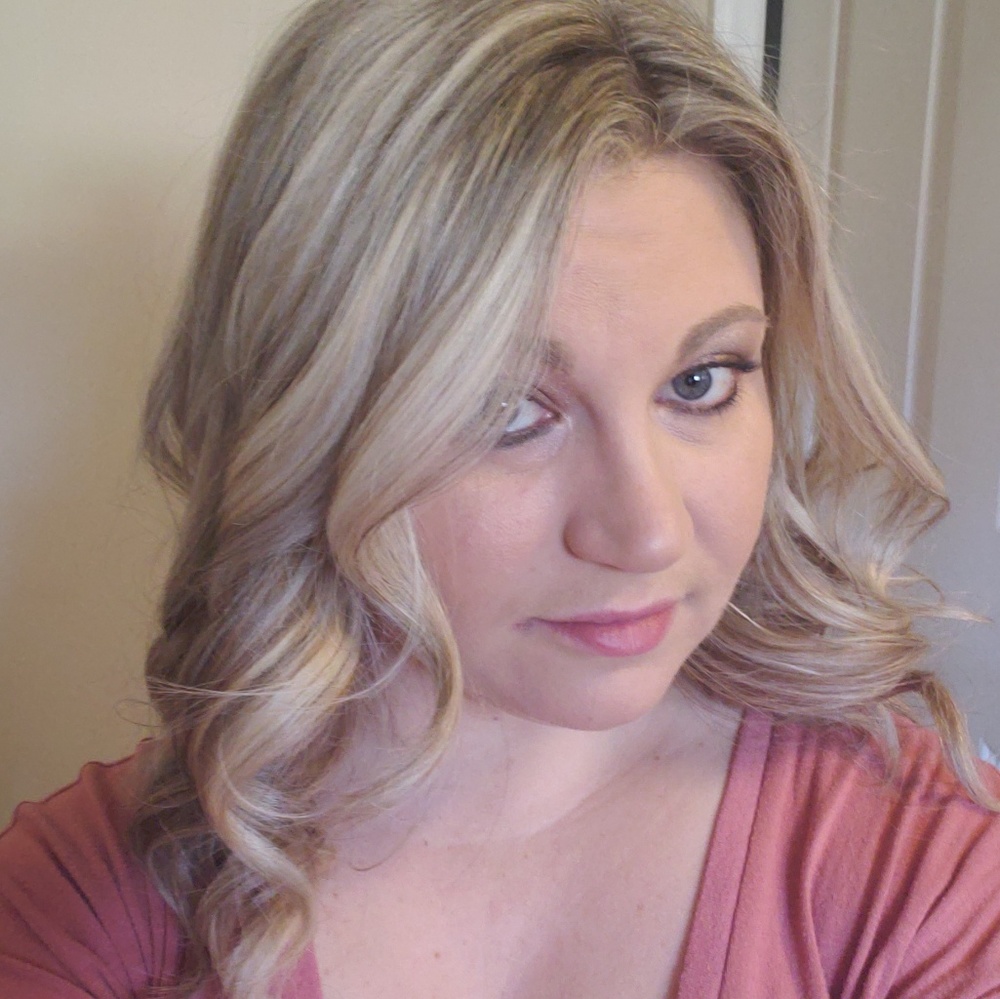 Meet your Posher, Lea